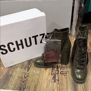SCHUTZ Dark Green Croc-Embossed Lace-Up Boots